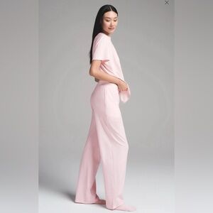 Skims NWT boyfriend loose pant size medium color barely pink